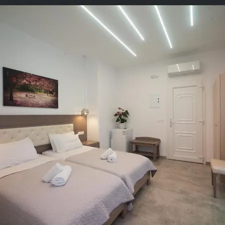 בית הארחה Diogenis Village Mykonos
