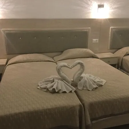 Diogenis Village Mykonos 4* Glastros (Mykonos)